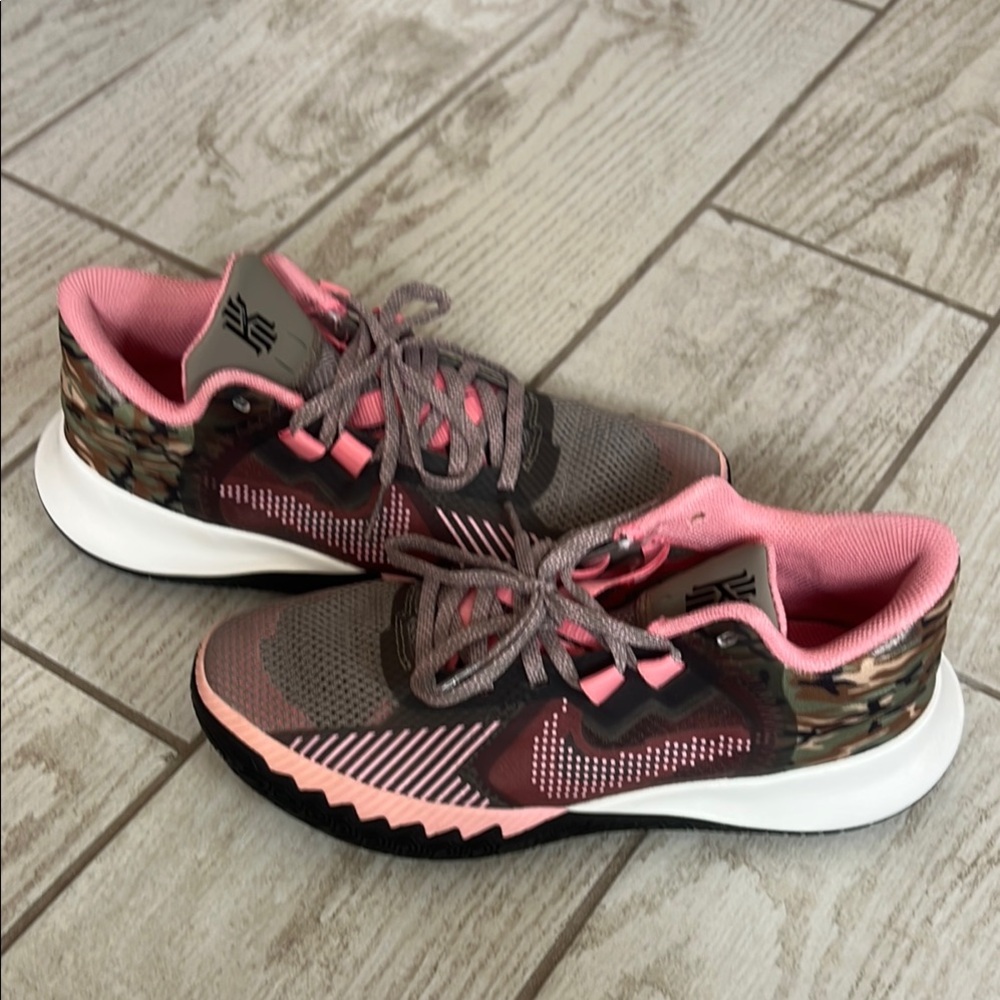 Nike Kyrie Flytrap - image 8